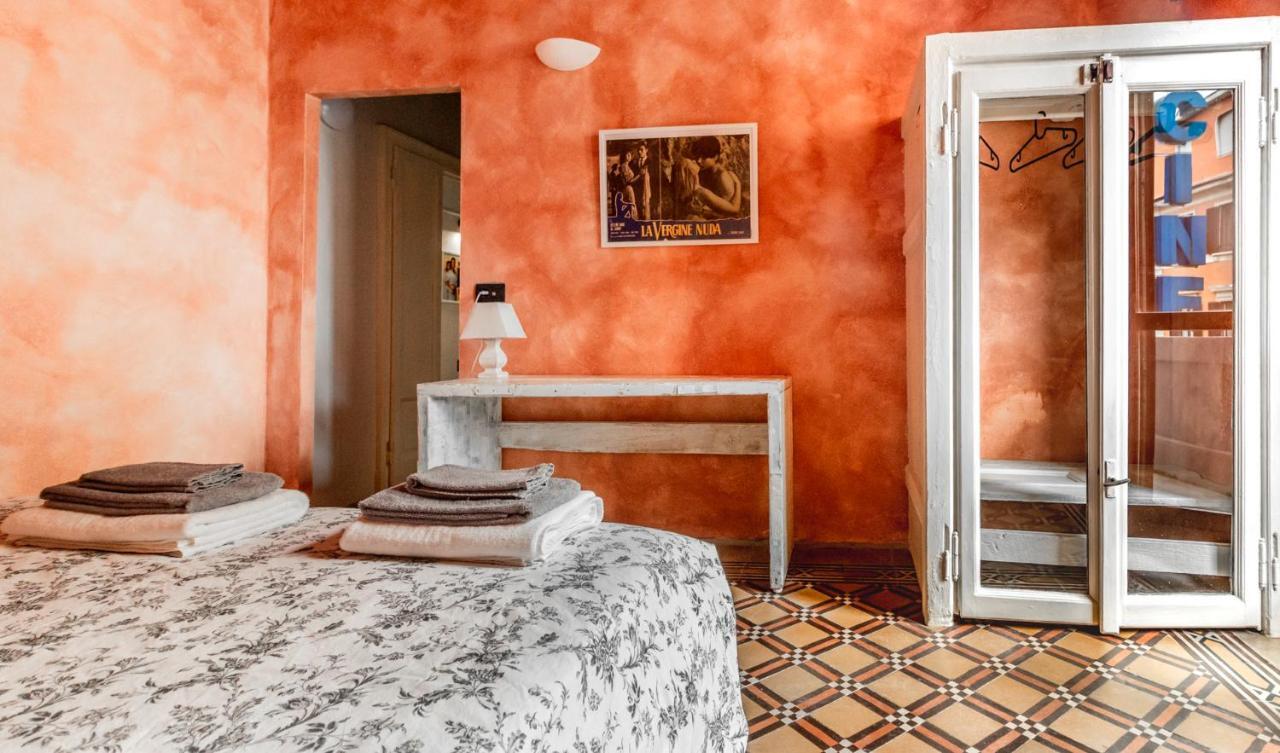La Locanda Del Teatro Milan Bagian luar foto
