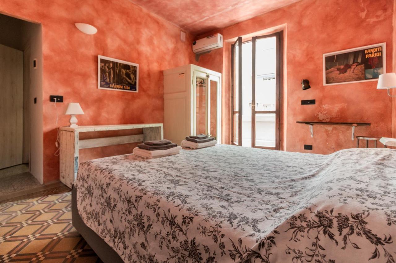 La Locanda Del Teatro Milan Bagian luar foto