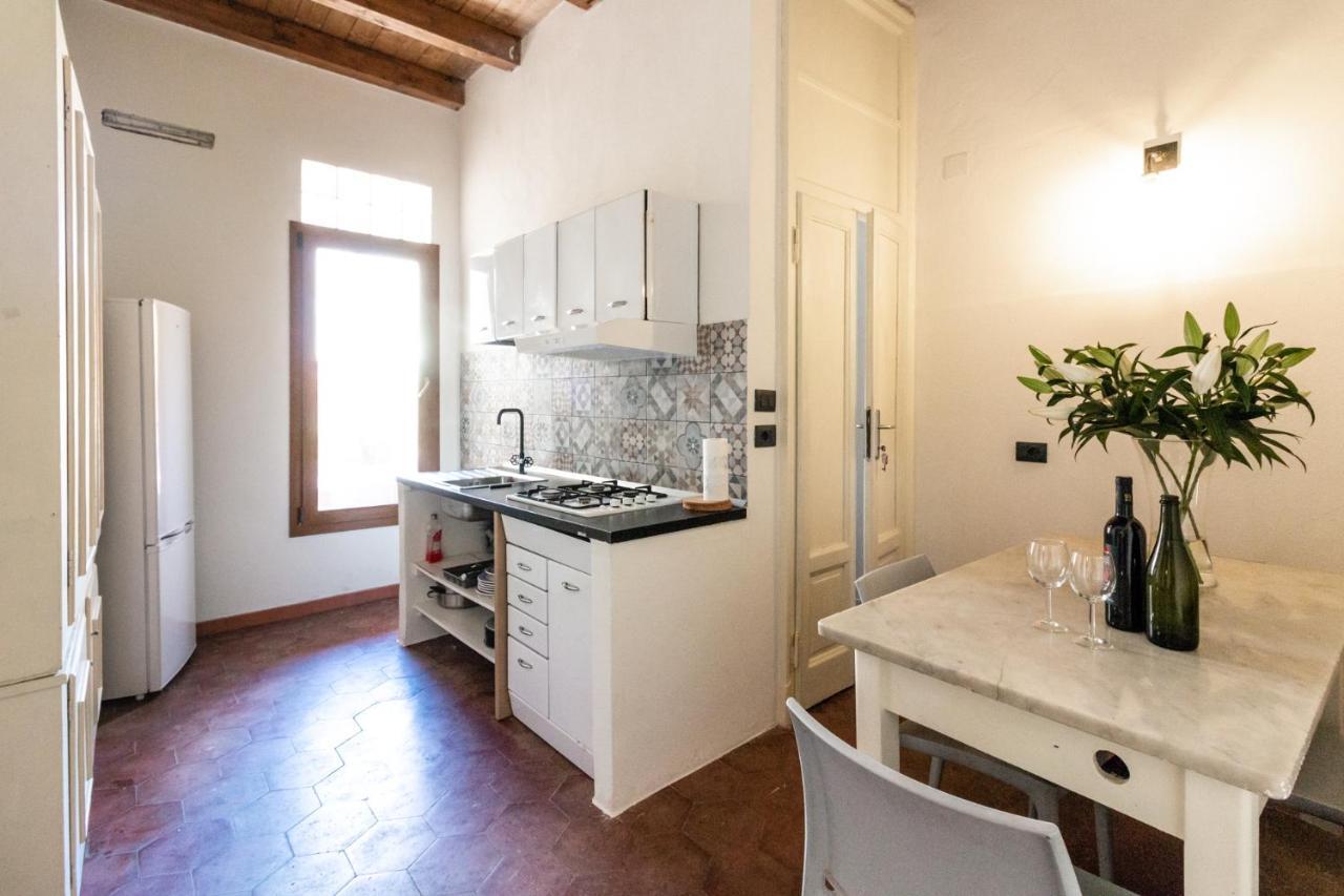 La Locanda Del Teatro Milan Bagian luar foto