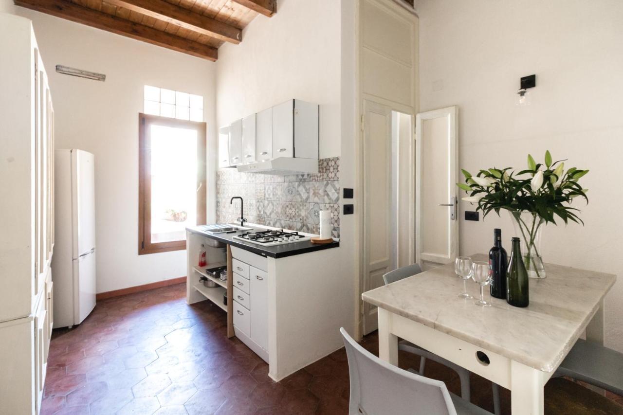 La Locanda Del Teatro Milan Bagian luar foto